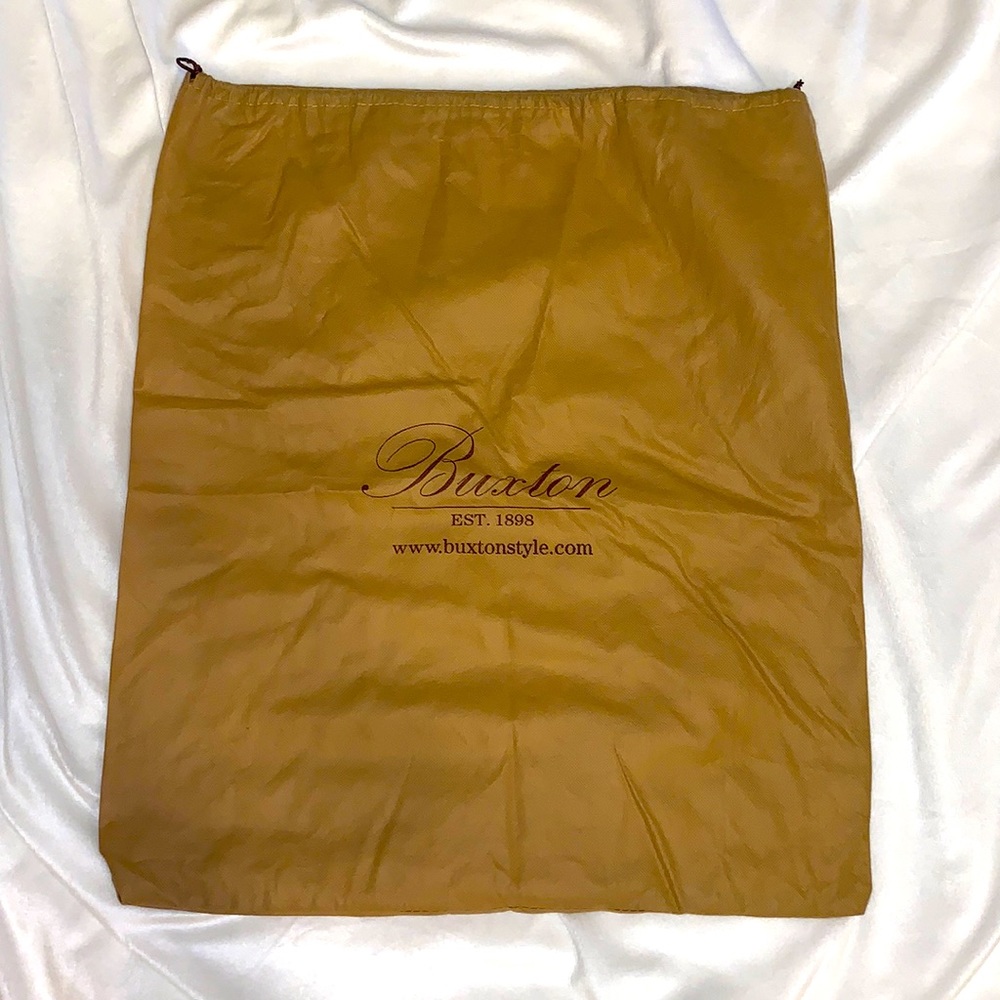 NWOT Large Buxton Purse dust bag
